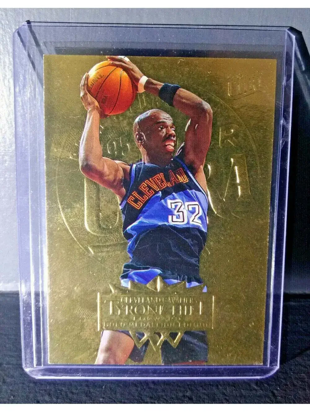 1995-96 Tyrone Hill Fleer Ultra Gold Medallion #31 Basketball Card